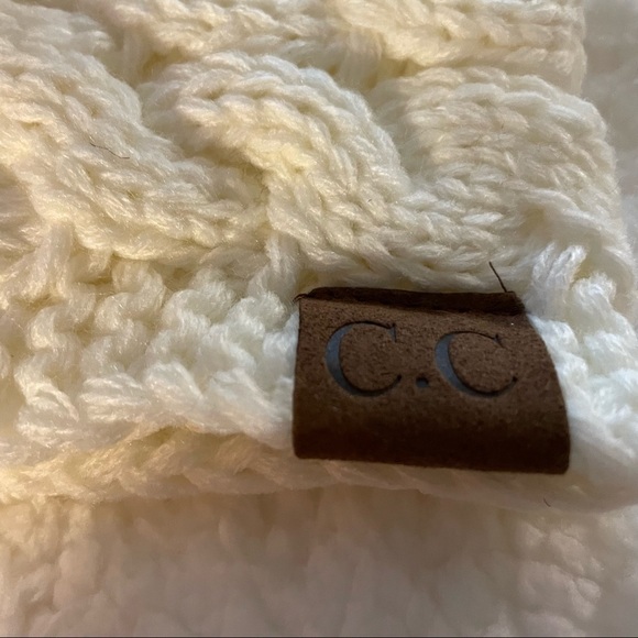 ✅2x Host Pick✅ C.C. Knitted Headband Ear Warmer - Picture 2 of 3